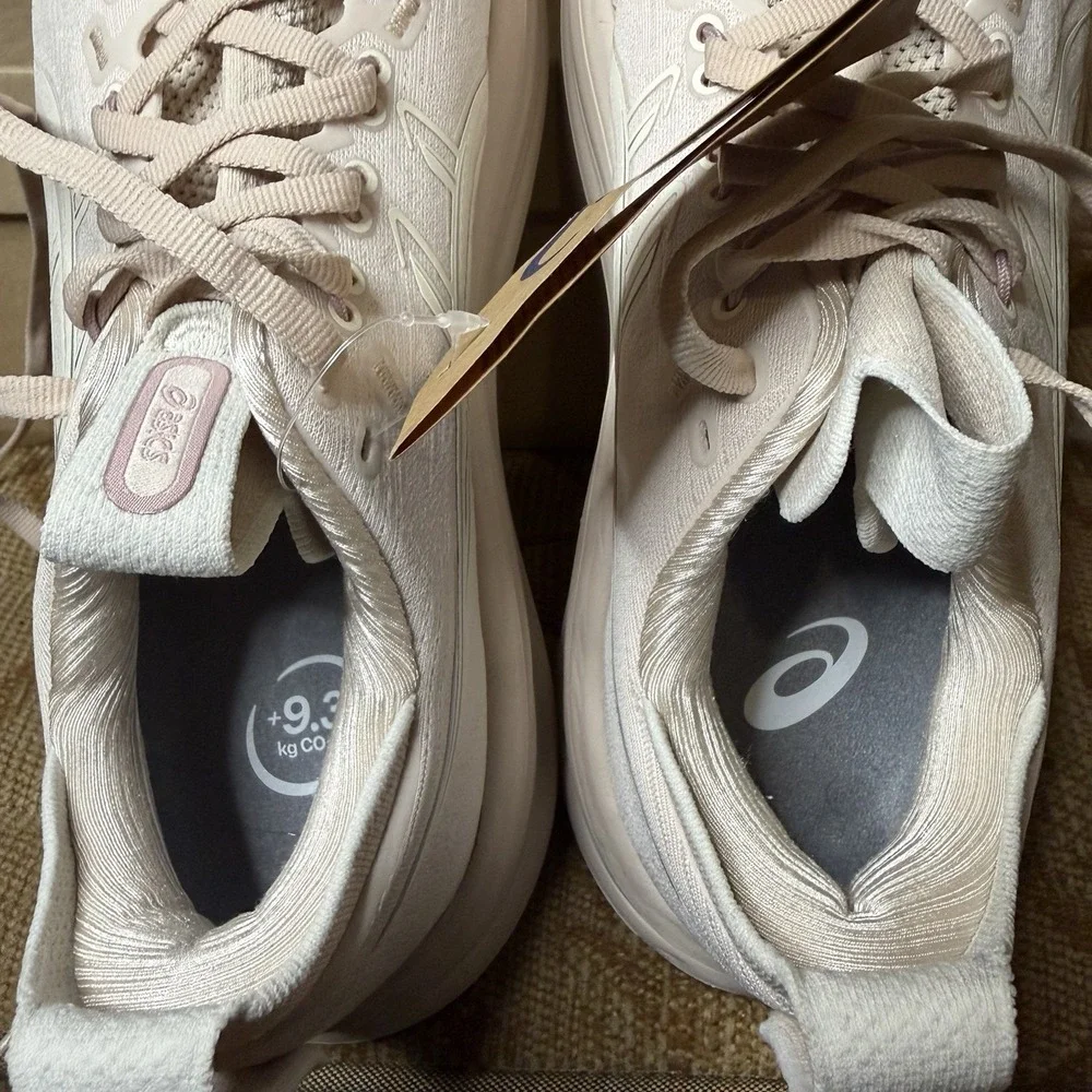 ASICS Gel-Nimbus 28 Mineral Beige Cream 1012B899-250 Women's 9 Running Shoes